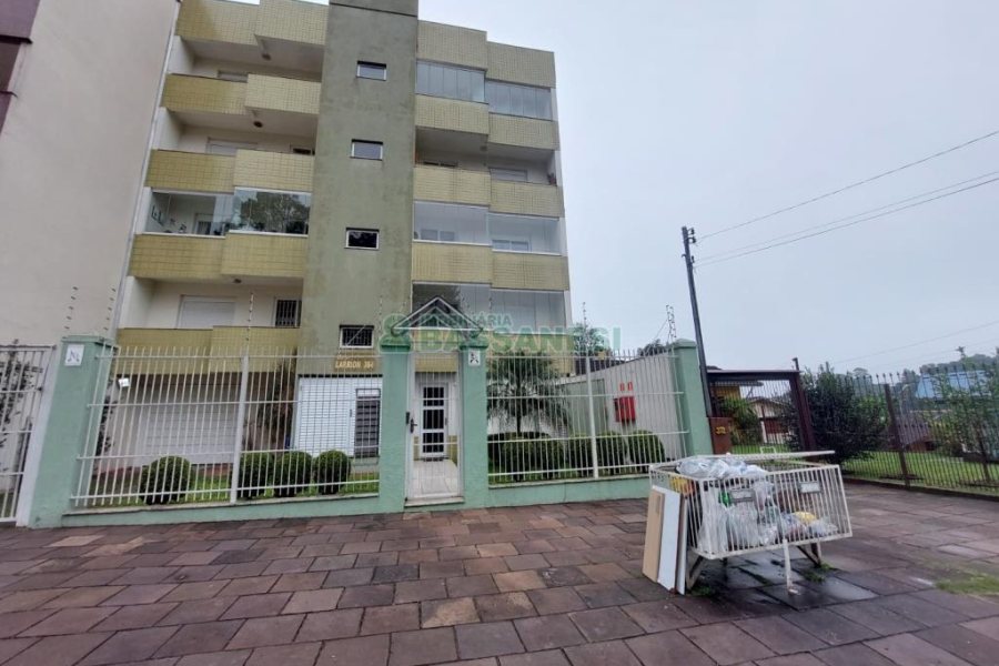 Apartamento com 82m², 2 dormitórios, 2 vagas, no bairro Kayser em Caxias do Sul para Comprar