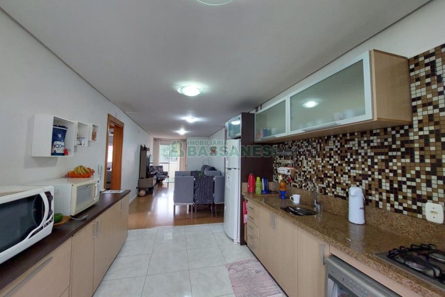 Apartamento com 82m², 2 dormitórios, 2 vagas, no bairro Kayser em Caxias do Sul para Comprar