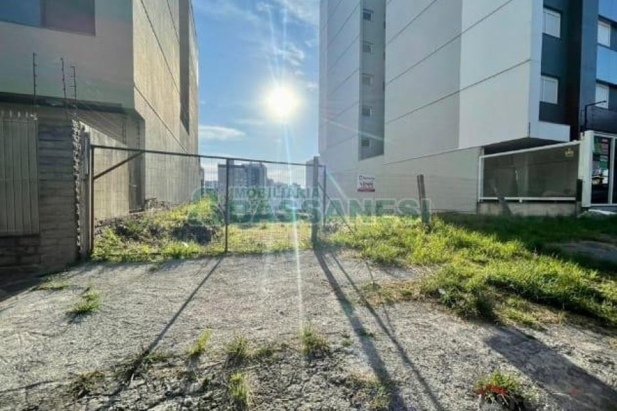 Terreno com 405m², no bairro Sanvitto em Caxias do Sul para Comprar