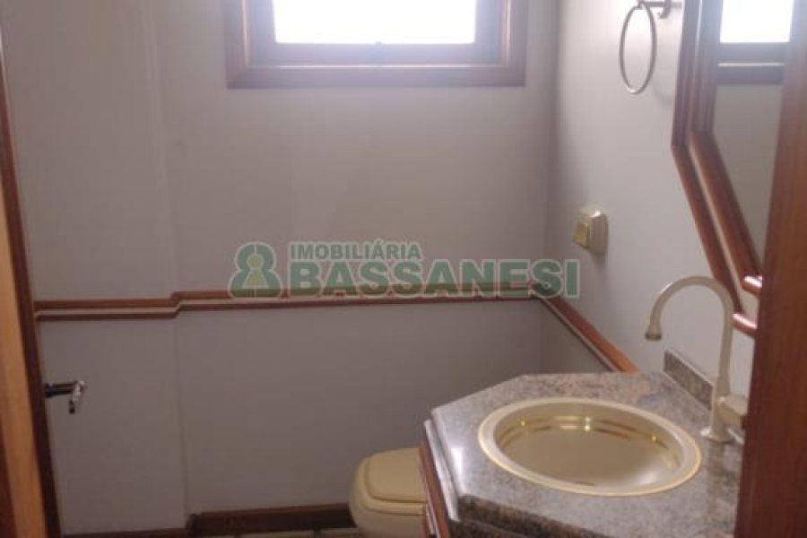 Apartamento com 259m², 4 dormitórios, 2 vagas, no bairro Pio X em Caxias do Sul para Comprar