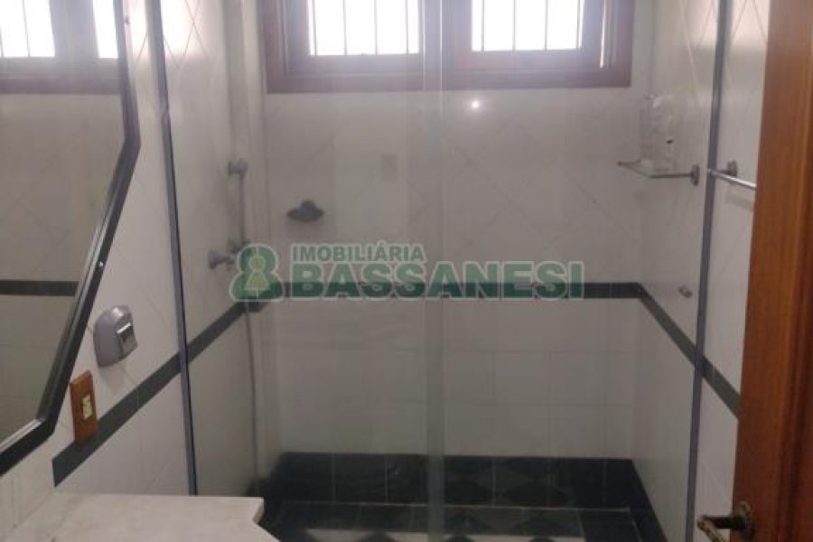 Apartamento com 259m², 4 dormitórios, 2 vagas, no bairro Pio X em Caxias do Sul para Comprar