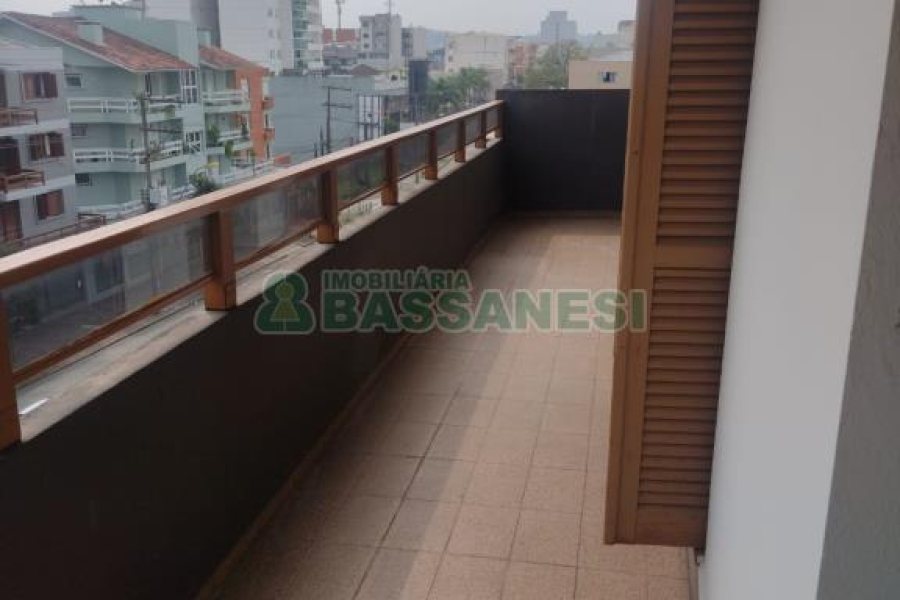 Apartamento com 259m², 4 dormitórios, 2 vagas, no bairro Pio X em Caxias do Sul para Comprar