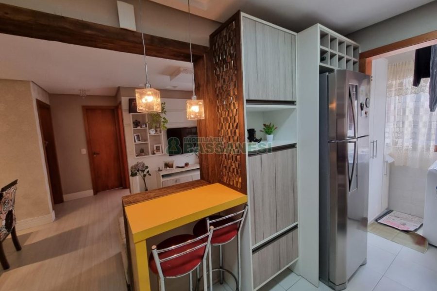 Apartamento com 63m², 2 dormitórios, 1 vaga, no bairro Marechal Floriano em Caxias do Sul para Comprar