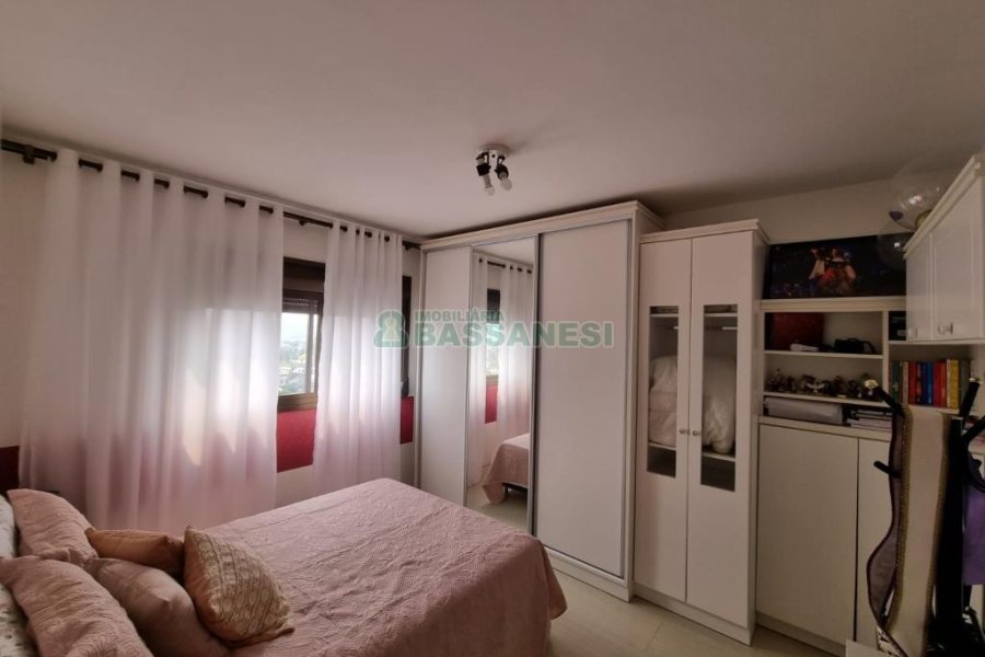 Apartamento com 63m², 2 dormitórios, 1 vaga, no bairro Marechal Floriano em Caxias do Sul para Comprar