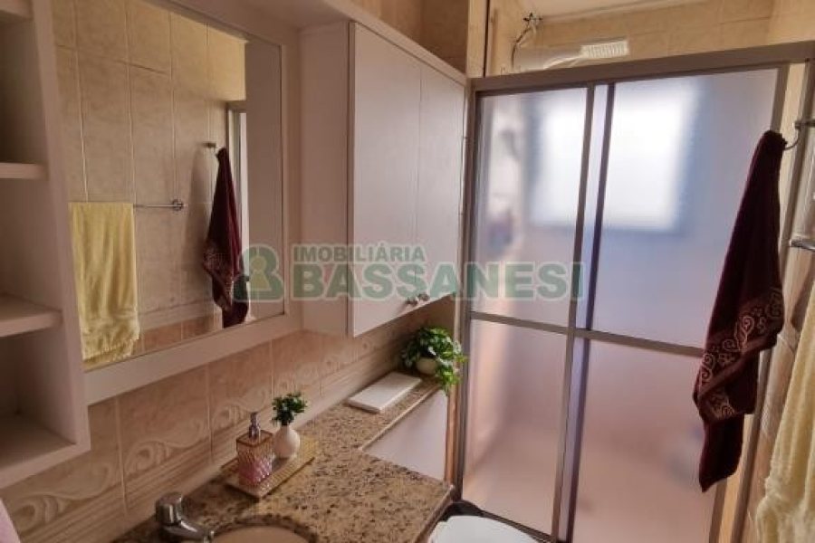 Apartamento com 63m², 2 dormitórios, 1 vaga, no bairro Marechal Floriano em Caxias do Sul para Comprar