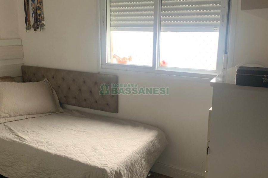 Apartamento com 72m², 3 dormitórios, 1 vaga, no bairro Santa Catarina em Caxias do Sul para Comprar