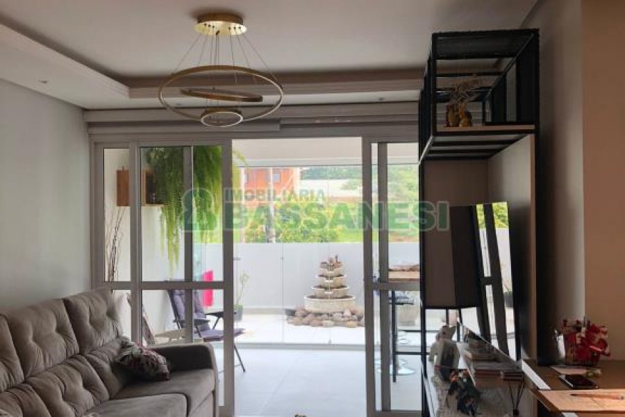 Apto Mobiliado com 90m², 2 dormitórios, 3 vagas, no bairro Charqueadas em Caxias do Sul para Alugar