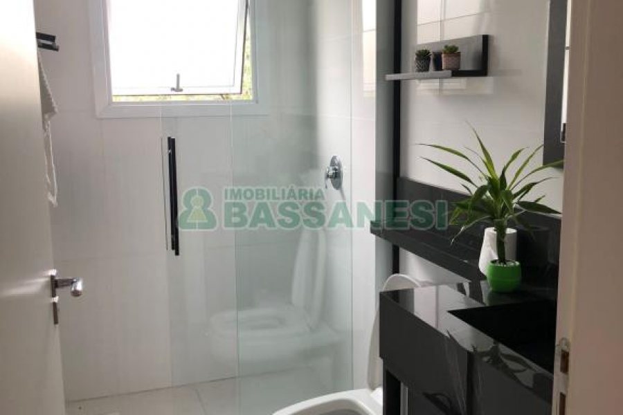 Apto Mobiliado com 90m², 2 dormitórios, 3 vagas, no bairro Charqueadas em Caxias do Sul para Alugar