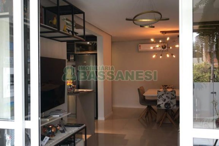 Apto Mobiliado com 90m², 2 dormitórios, 3 vagas, no bairro Charqueadas em Caxias do Sul para Alugar