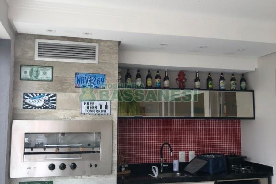 Apto Mobiliado com 90m², 2 dormitórios, 3 vagas, no bairro Charqueadas em Caxias do Sul para Alugar