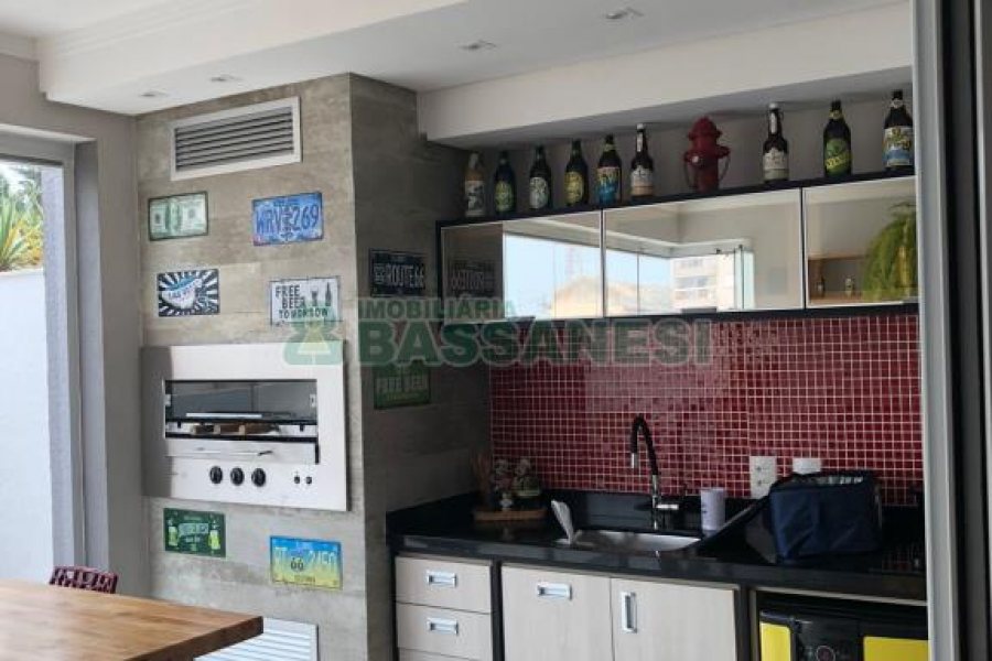 Apto Mobiliado com 90m², 2 dormitórios, 3 vagas, no bairro Charqueadas em Caxias do Sul para Alugar