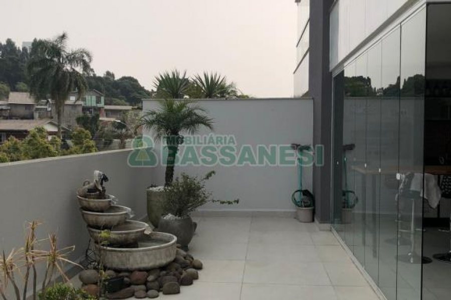 Apto Mobiliado com 90m², 2 dormitórios, 3 vagas, no bairro Charqueadas em Caxias do Sul para Alugar