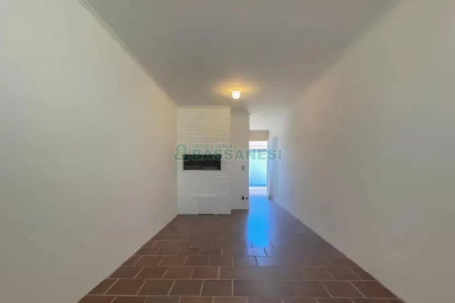 Casa com 300m², 4 dormitórios, 2 vagas, no bairro Universitário em Caxias do Sul para Alugar