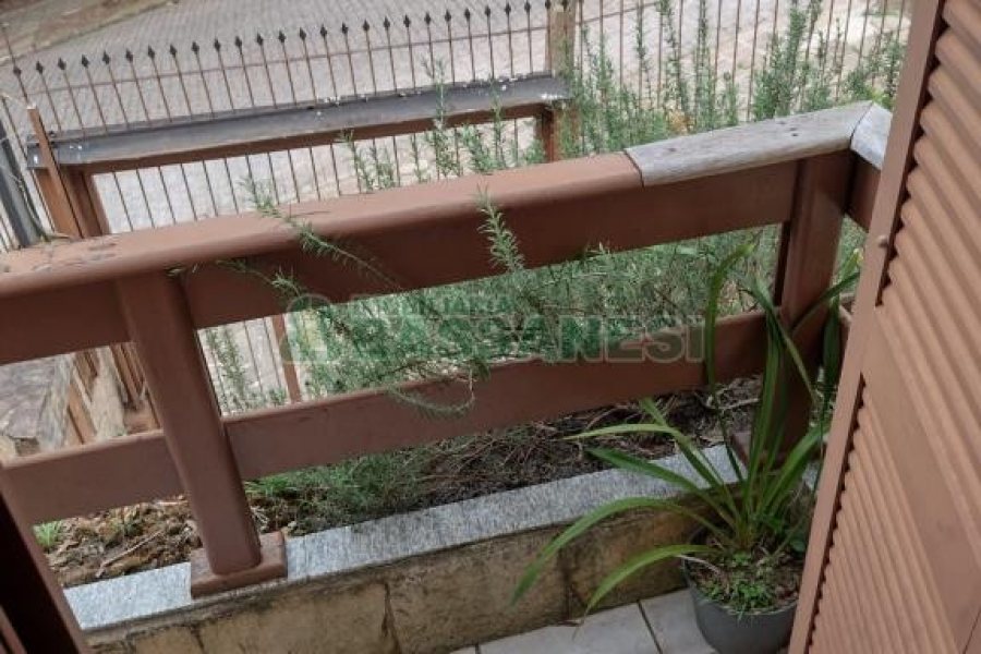 Casa com 228m², 3 dormitórios, 2 vagas, no bairro Panazzolo em Caxias do Sul para Comprar