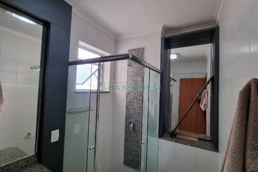 Apto Mobiliado com 100m², 2 dormitórios, 2 vagas, no bairro Santa Catarina em Caxias do Sul para Alugar