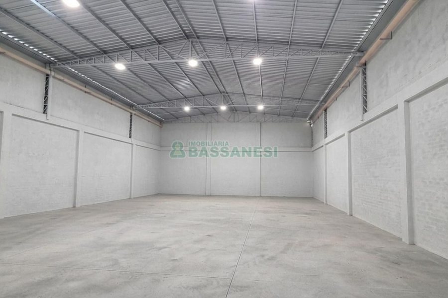 Pavilhão com 300m², no bairro Santa Catarina em Caxias do Sul para Alugar