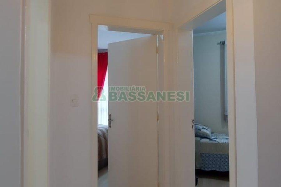 Sobrado com 86m², 3 dormitórios, 2 vagas, no bairro Interlagos em Caxias do Sul para Comprar