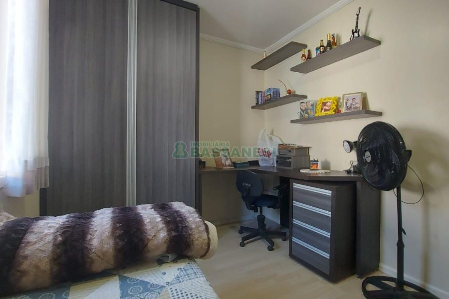 Sobrado com 86m², 3 dormitórios, 2 vagas, no bairro Interlagos em Caxias do Sul para Comprar