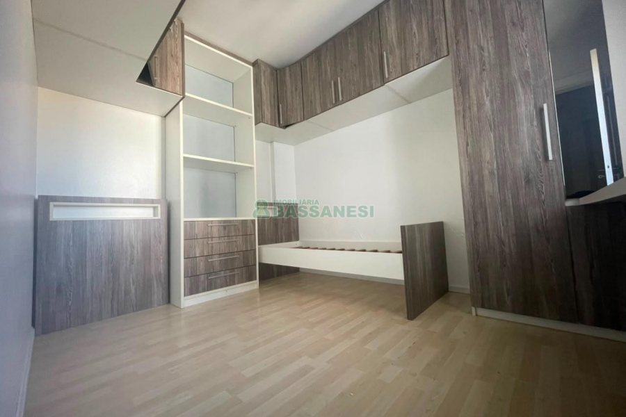 Sobrado com 86m², 3 dormitórios, 2 vagas, no bairro Interlagos em Caxias do Sul para Comprar