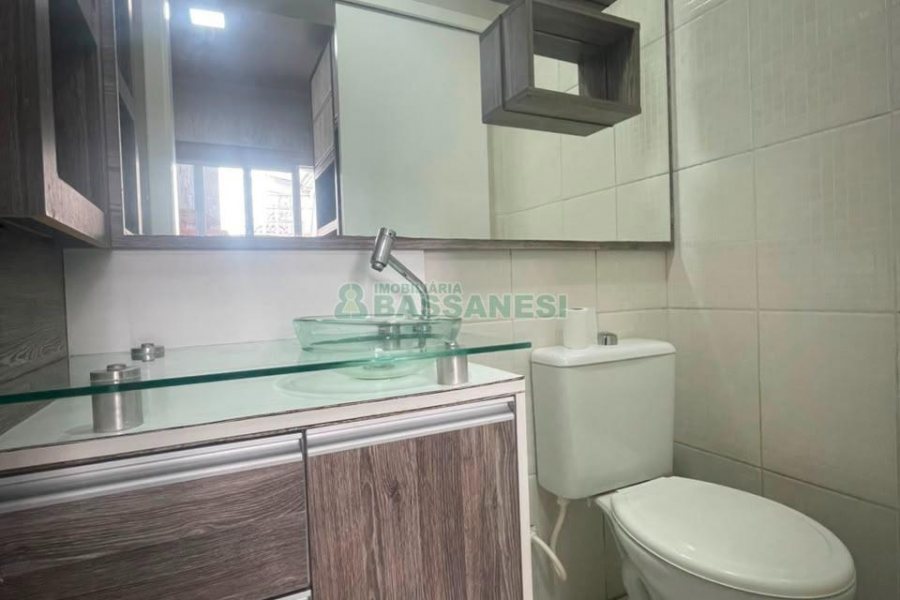 Sobrado com 86m², 3 dormitórios, 2 vagas, no bairro Interlagos em Caxias do Sul para Comprar