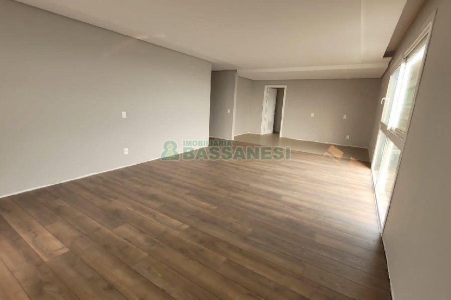 Apartamento com 174m², 3 dormitórios, 3 vagas, no bairro Sanvitto em Caxias do Sul para Alugar