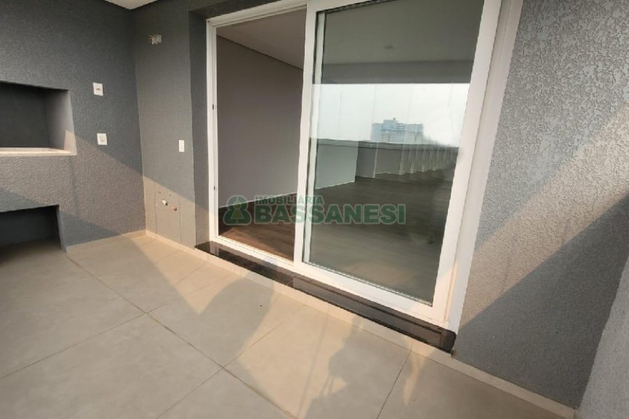 Apartamento com 174m², 3 dormitórios, 3 vagas, no bairro Sanvitto em Caxias do Sul para Alugar