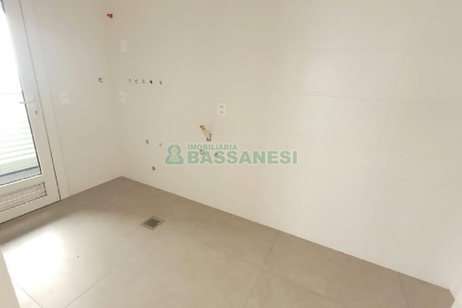 Apartamento com 174m², 3 dormitórios, 3 vagas, no bairro Sanvitto em Caxias do Sul para Alugar
