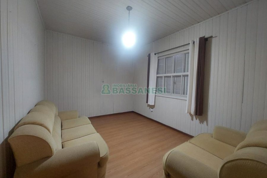 Casa com 450m², 4 dormitórios, 2 vagas, no bairro Lourdes em Caxias do Sul para Comprar