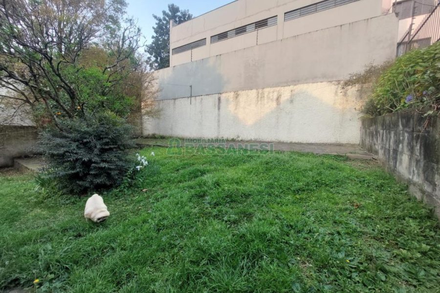 Casa com 450m², 4 dormitórios, 2 vagas, no bairro Lourdes em Caxias do Sul para Comprar