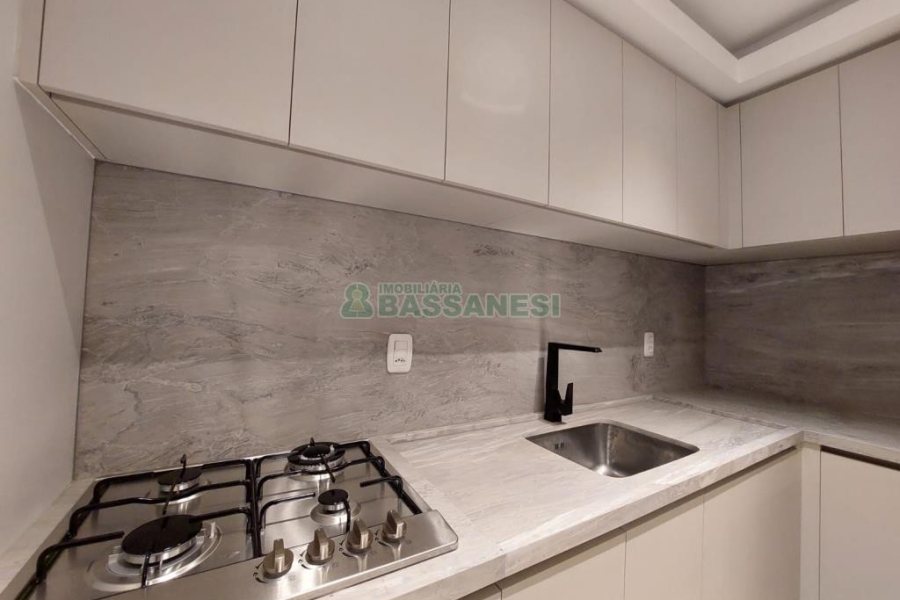 Apartamento com 104m², 3 dormitórios, 2 vagas, no bairro Universitário em Caxias do Sul para Comprar