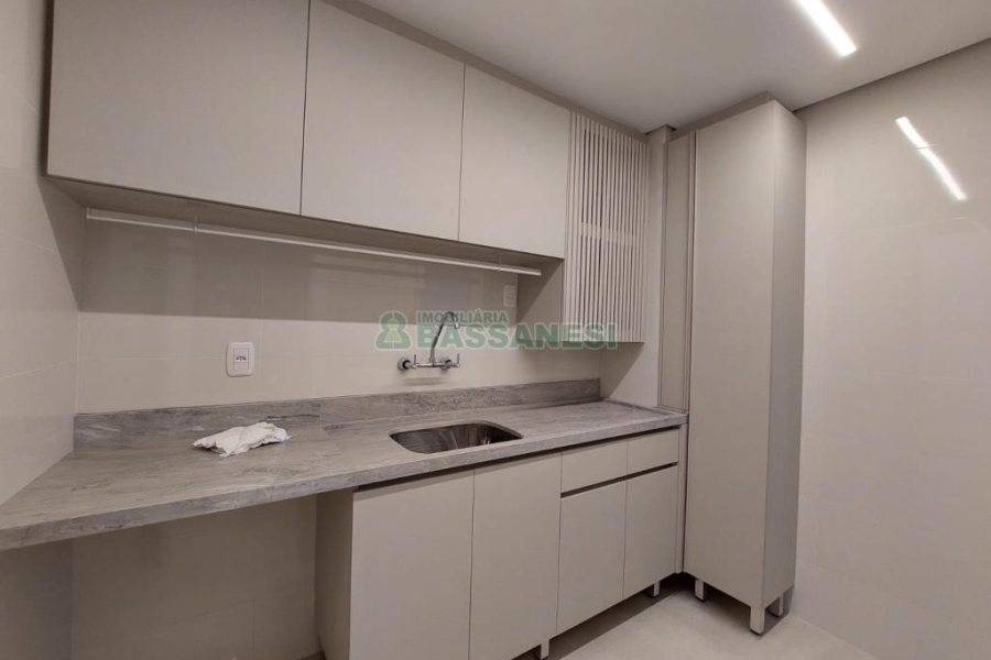 Apartamento com 104m², 3 dormitórios, 2 vagas, no bairro Universitário em Caxias do Sul para Comprar