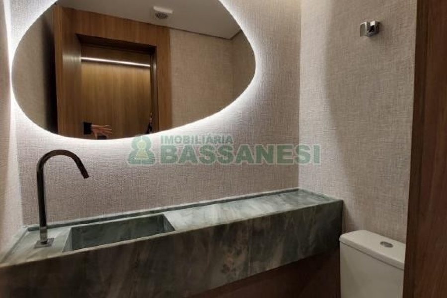 Apartamento com 104m², 3 dormitórios, 2 vagas, no bairro Universitário em Caxias do Sul para Comprar