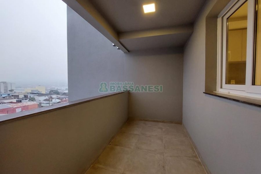 Apartamento com 104m², 3 dormitórios, 2 vagas, no bairro Universitário em Caxias do Sul para Comprar