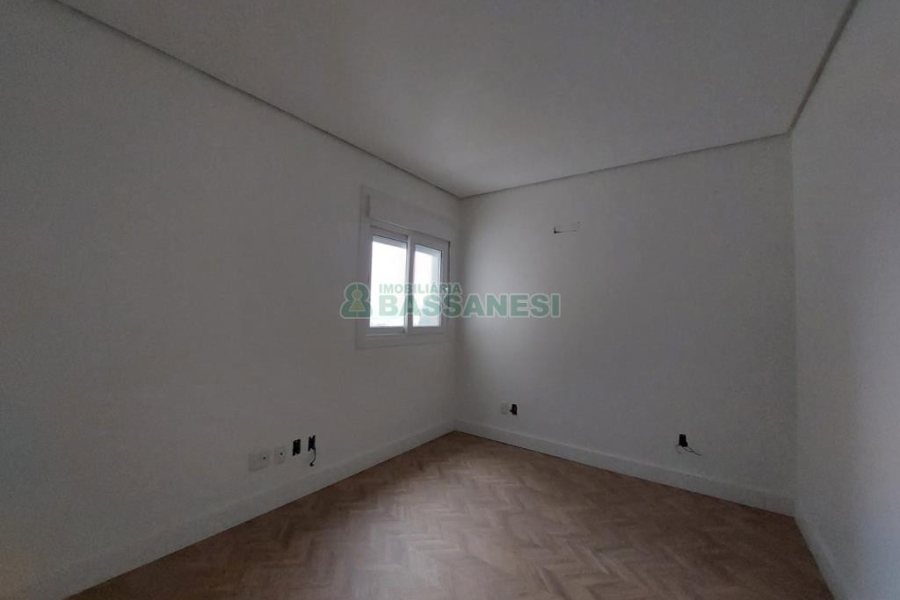 Apartamento com 101m², 3 dormitórios, 2 vagas, no bairro Universitário em Caxias do Sul para Comprar