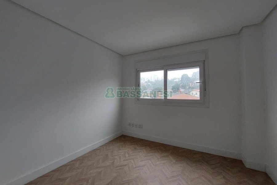 Apartamento com 101m², 3 dormitórios, 2 vagas, no bairro Universitário em Caxias do Sul para Comprar