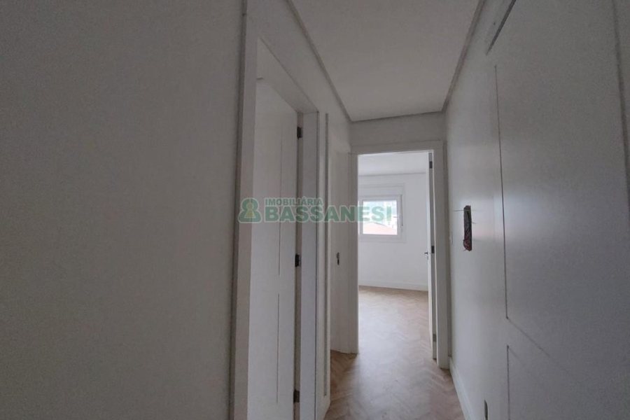 Apartamento com 101m², 3 dormitórios, 2 vagas, no bairro Universitário em Caxias do Sul para Comprar