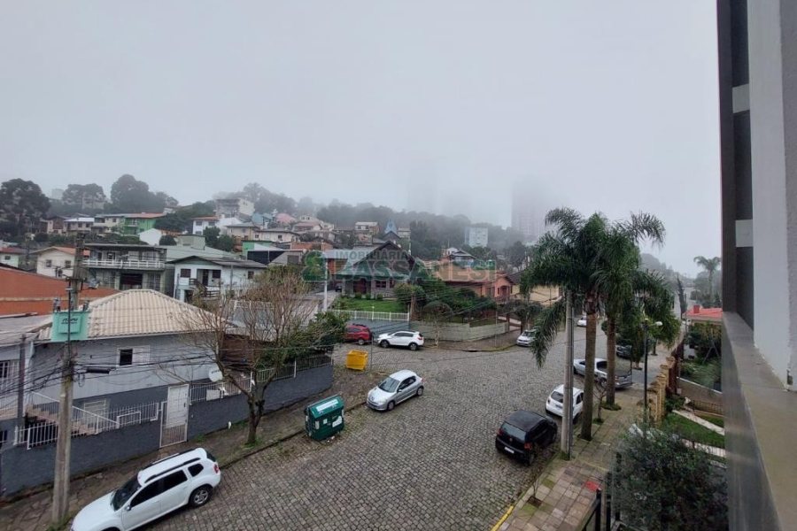 Apartamento com 101m², 3 dormitórios, 2 vagas, no bairro Universitário em Caxias do Sul para Comprar