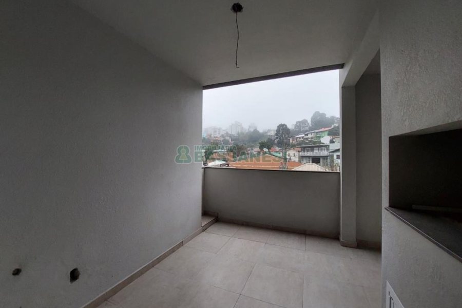 Apartamento com 101m², 3 dormitórios, 2 vagas, no bairro Universitário em Caxias do Sul para Comprar