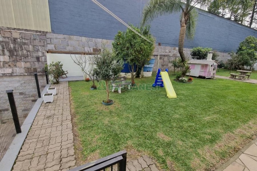 Sobrado com 185m², 3 dormitórios, 2 vagas, no bairro De Lazzer em Caxias do Sul para Comprar