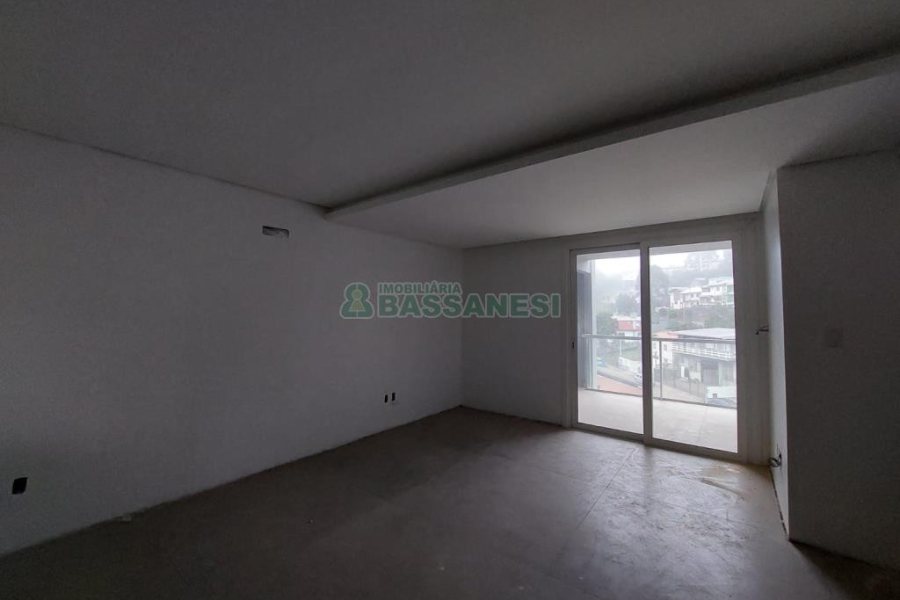 Apartamento com 104m², 3 dormitórios, 2 vagas, no bairro Universitário em Caxias do Sul para Comprar