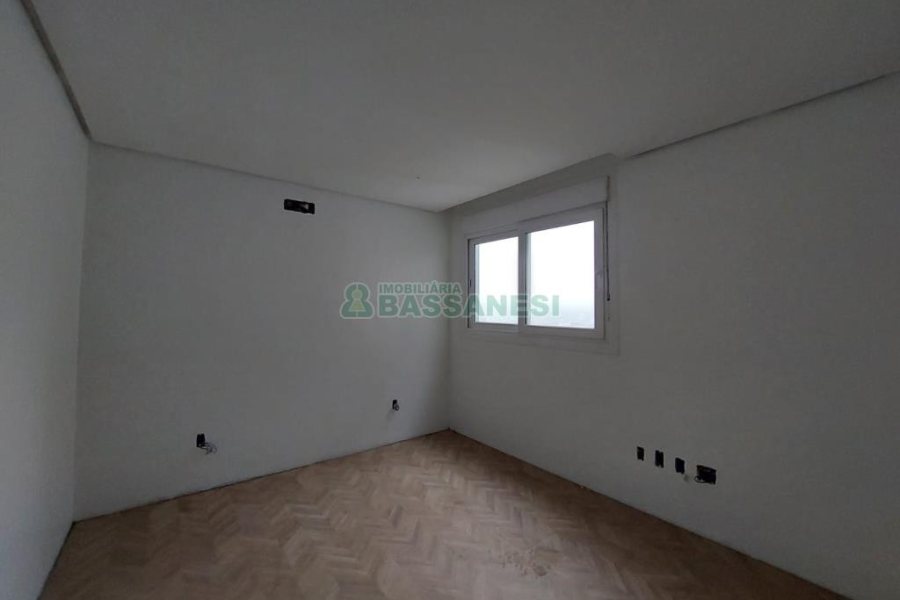 Apartamento com 104m², 3 dormitórios, 2 vagas, no bairro Universitário em Caxias do Sul para Comprar