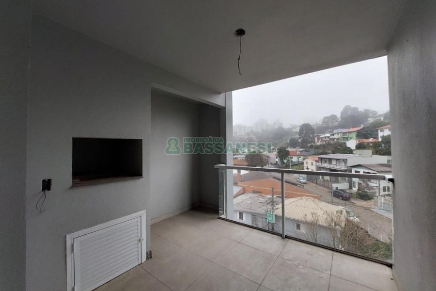 Apartamento com 104m², 3 dormitórios, 2 vagas, no bairro Universitário em Caxias do Sul para Comprar