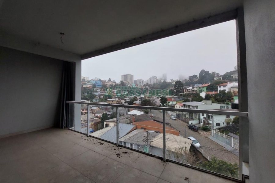Apto/Cobertura com 195m², 3 dormitórios, 2 vagas, no bairro Universitário em Caxias do Sul para Comprar