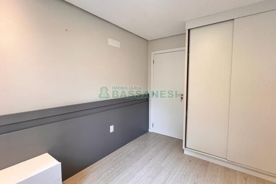 Apartamento com 140m², 3 dormitórios, 4 vagas, no bairro Madureira em Caxias do Sul para Alugar ou Comprar