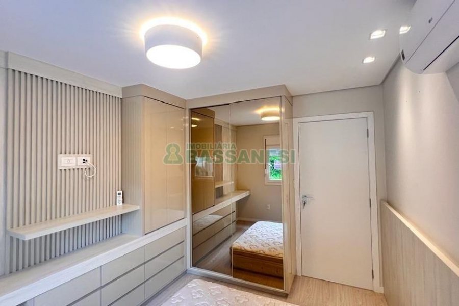 Apartamento com 140m², 3 dormitórios, 4 vagas, no bairro Madureira em Caxias do Sul para Alugar ou Comprar