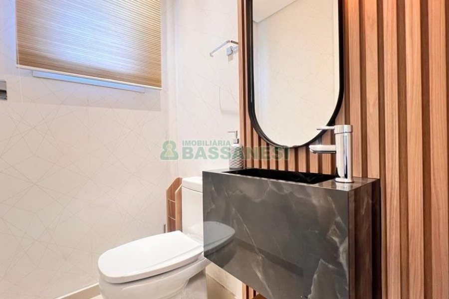 Apartamento com 140m², 3 dormitórios, 4 vagas, no bairro Madureira em Caxias do Sul para Alugar ou Comprar