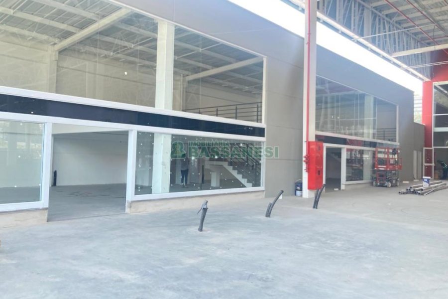 Loja com 156m², no bairro Panazzolo em Caxias do Sul para Alugar