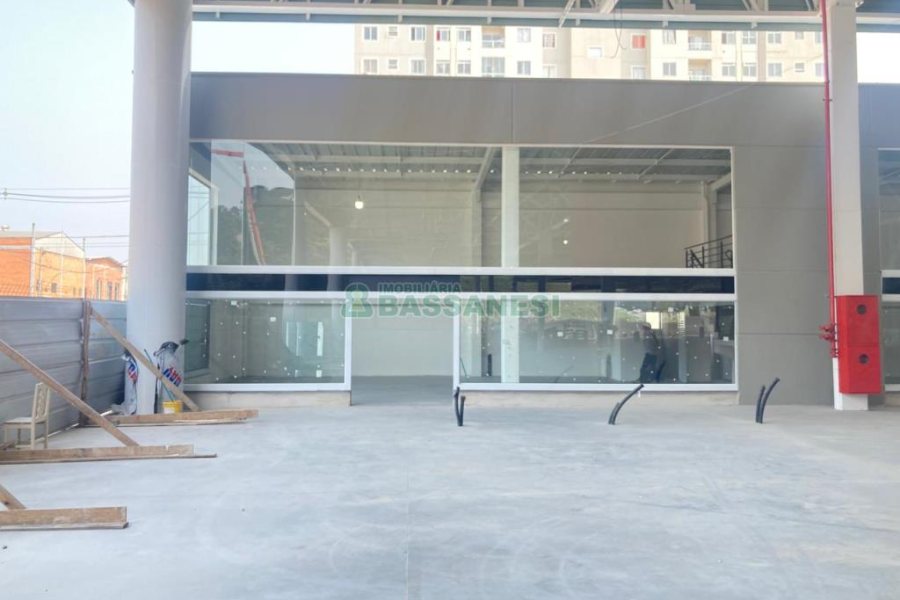 Loja com 156m², no bairro Panazzolo em Caxias do Sul para Alugar
