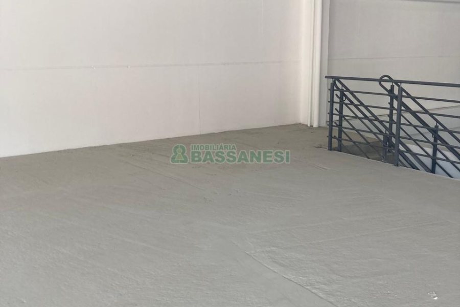 Loja com 156m², no bairro Panazzolo em Caxias do Sul para Alugar