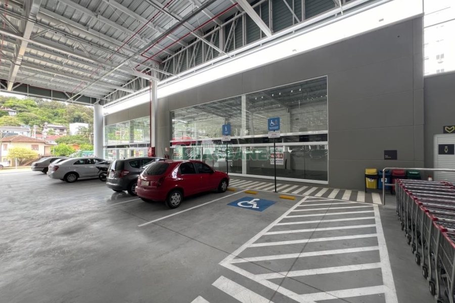 Loja com 156m², no bairro Panazzolo em Caxias do Sul para Alugar